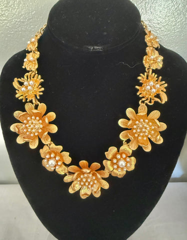Oscar de la Renta Gold Flower & Pearl Necklace