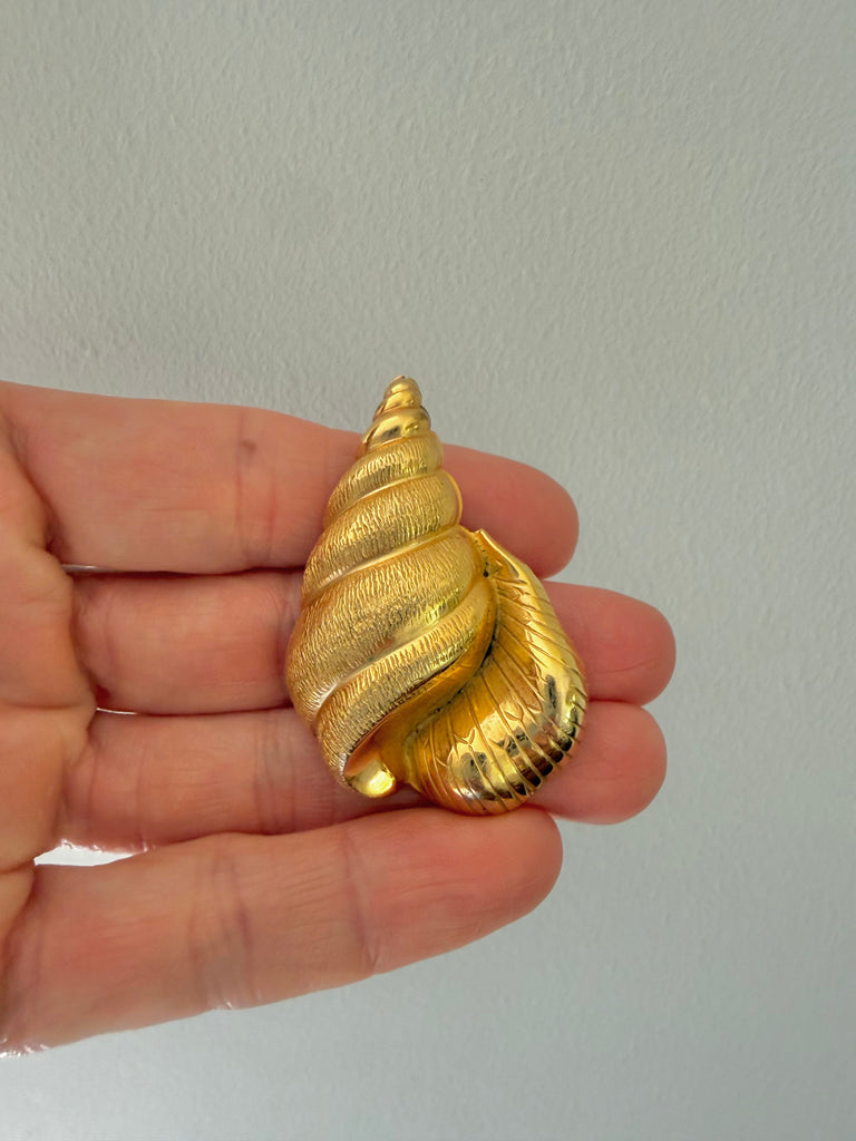 Giovanni Gold Plated shell Brooch