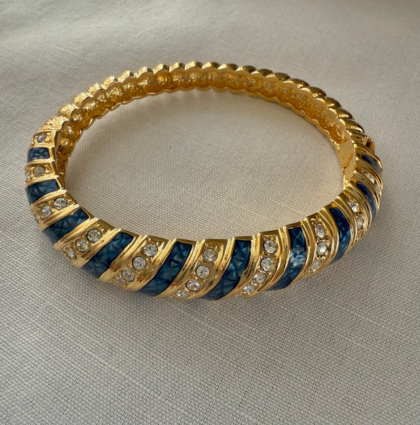 JBK Rhinestone & Enamel Hi ged Bracelet