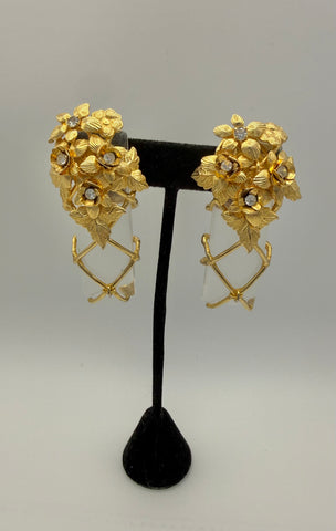Jay Strongwater Lucite & Gold Flower Clip On Earrings