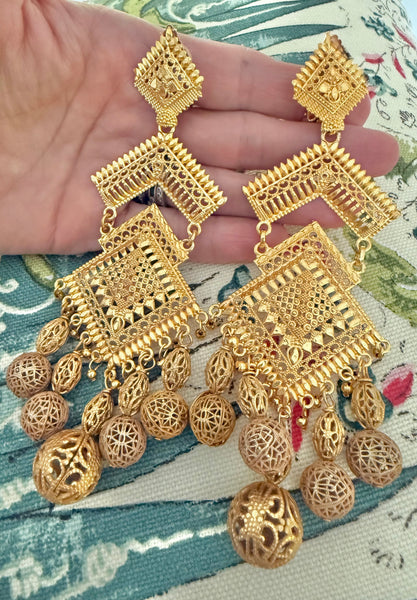 Larry Vrba Large Gold Etruscan Clip On Earrings