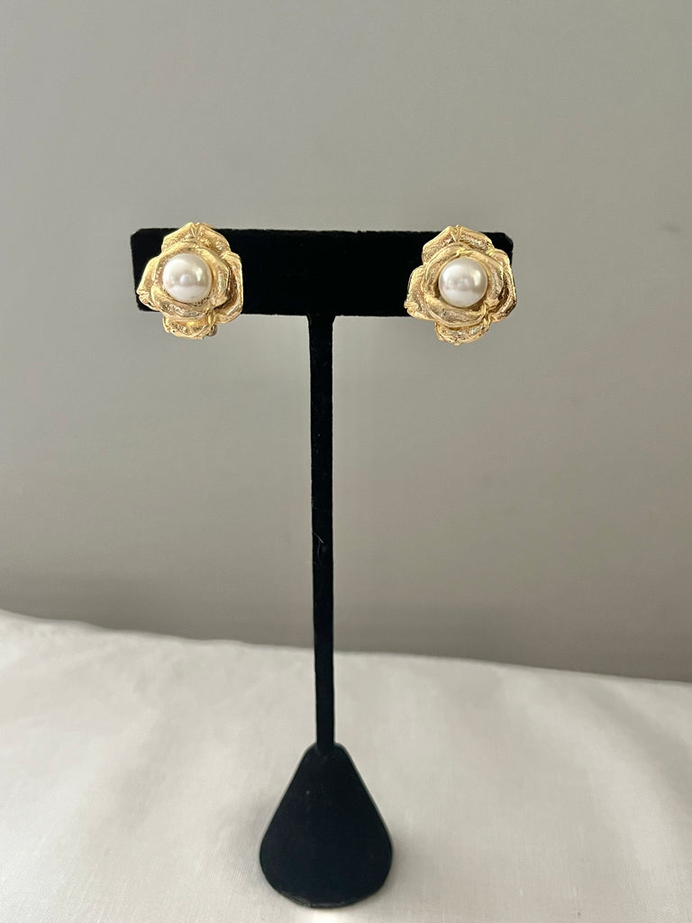 Petite Gold Flower Clips with Pearl