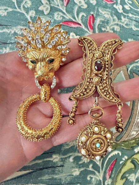 JBK Dangle Lion Brooch