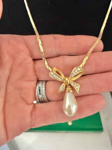 Dior Bow Necklace with Pearl